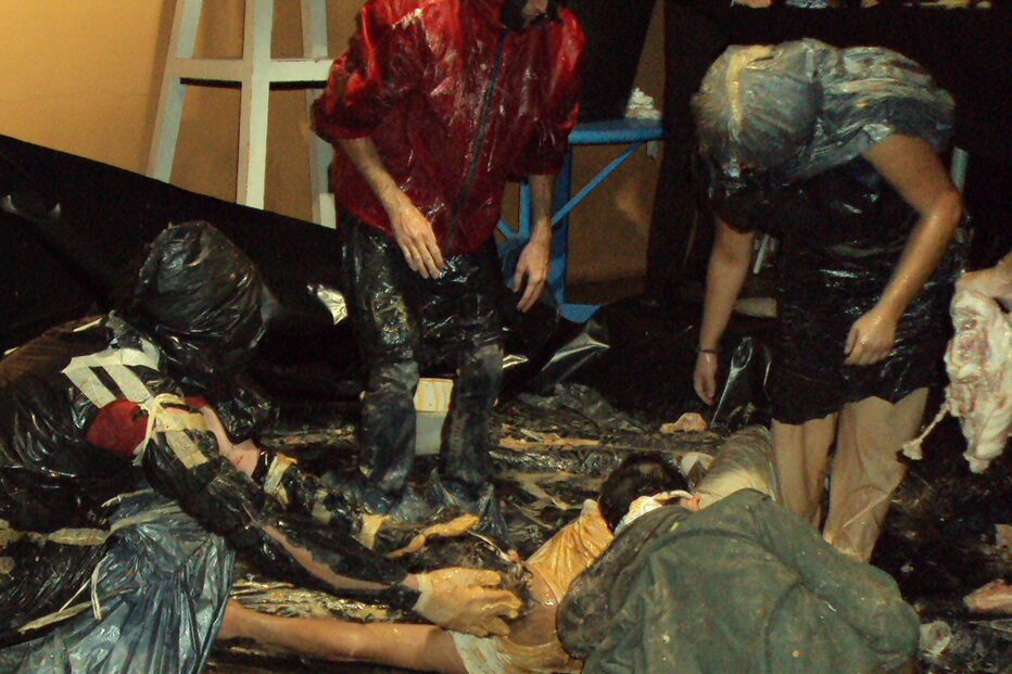 Alunos obrigados a praxe violenta