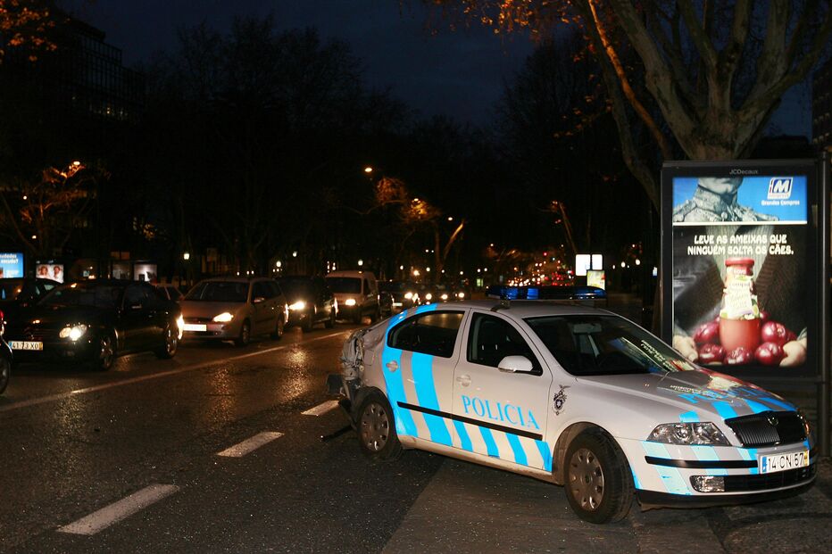 Rouba relógio de 200 mil euros mas é agarrado pela vítima e entregue à PSP