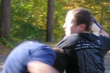 Casal maltrata e agride operário