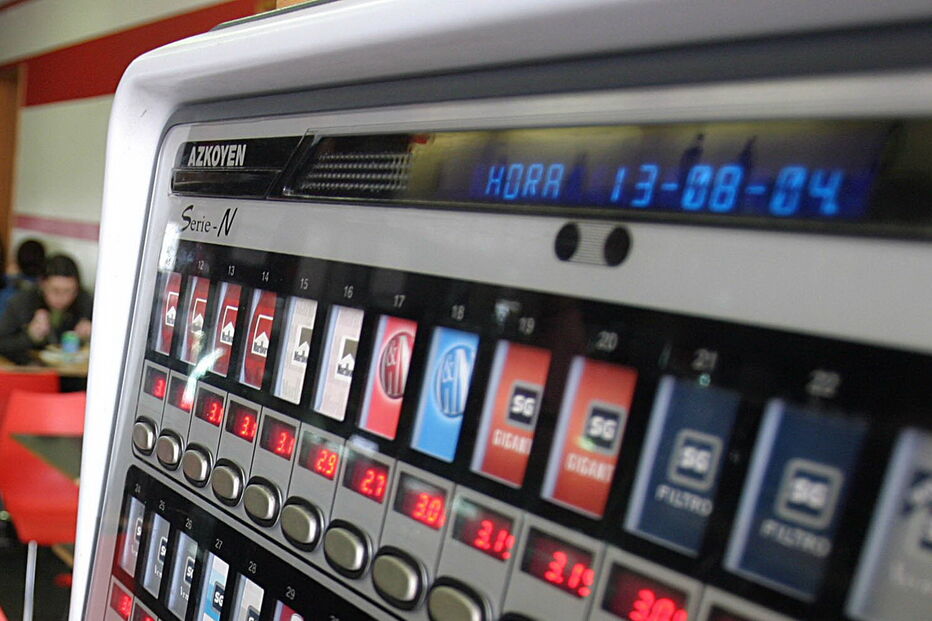 Furtam máquina de tabaco