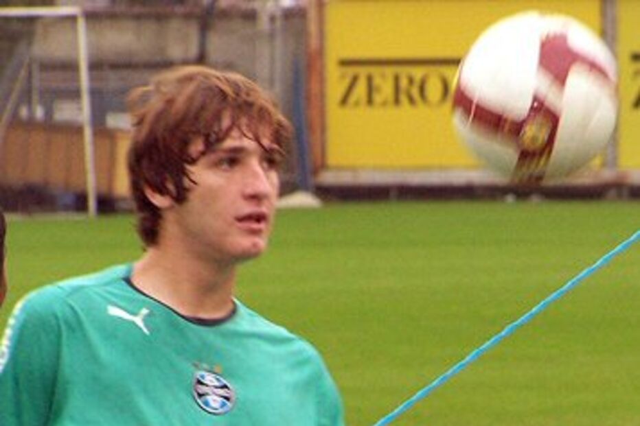 Fernandes alvo dos dragões