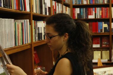 Livraria Buchholz reabre com pompa e multidão