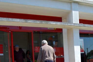 Agredido quando travava ladrões