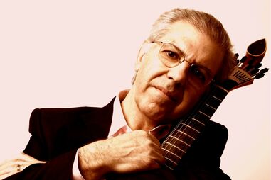 Morreu o guitarrista e fadista Carlos Macedo, intérprete de "Até o Rei ia ao Fado"