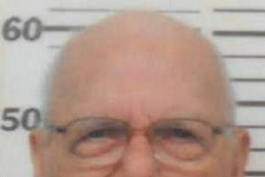 EUA: Pedófilo com 100 anos volta à cadeia