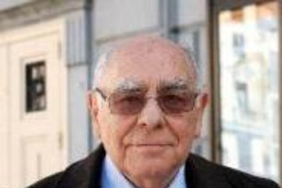 Morreu historiador Manuel Fernández Álvarez