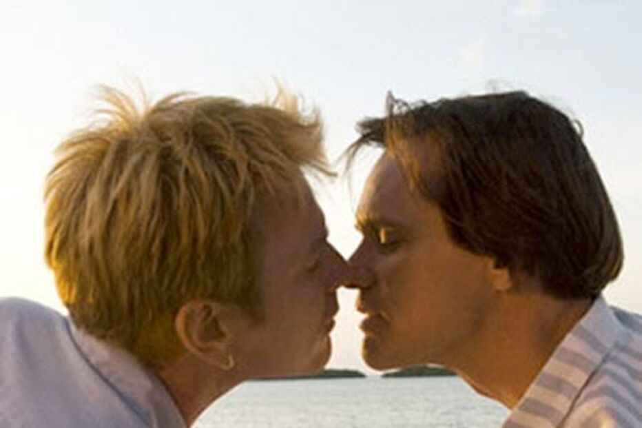 Jim Carrey e Ewan McGregor vivem romance apaixonado (COM VÍDEO)