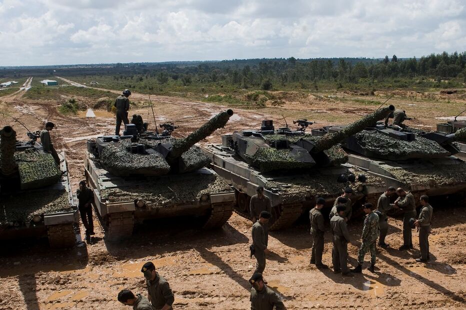 Exército quer vender carros de combate antigos