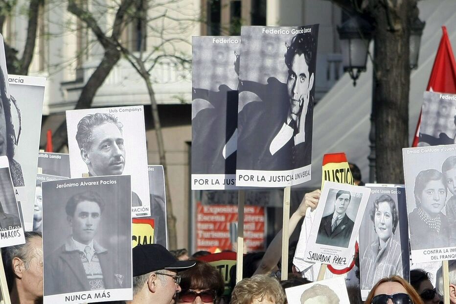 Milhares nas ruas apoiam Garzón