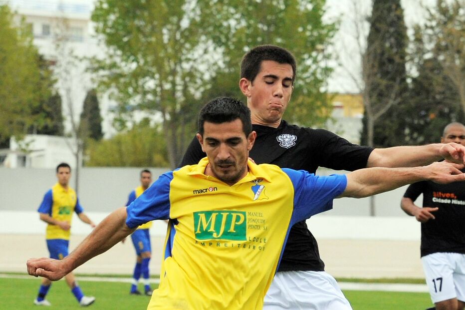 Campinense ainda na luta pela subida
