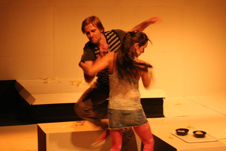 Um espectáculo com bolinha vermelha