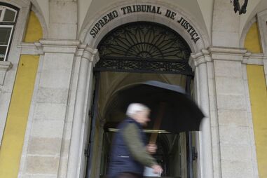 Pai condenado por injúrias