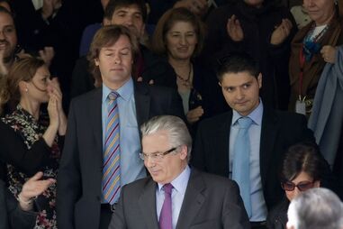 Garzón abandona tribunal a chorar