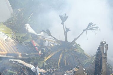 Índia: Queda de avião mata 158 pessoas