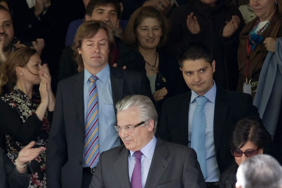 Garzón abandona tribunal a chorar