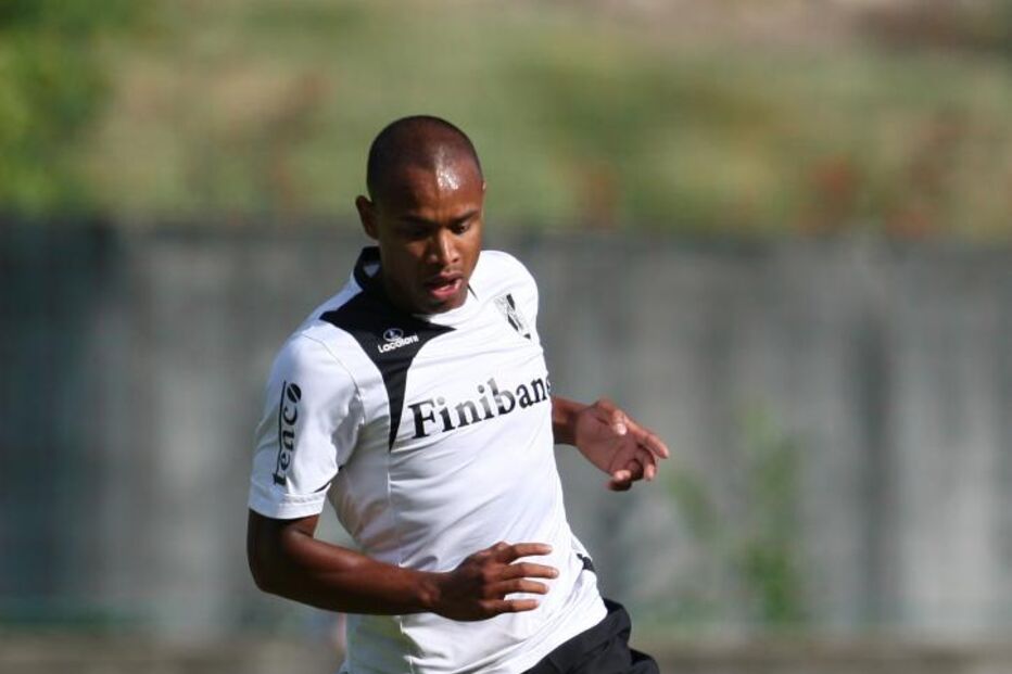 Tiago Targino perto da Luz