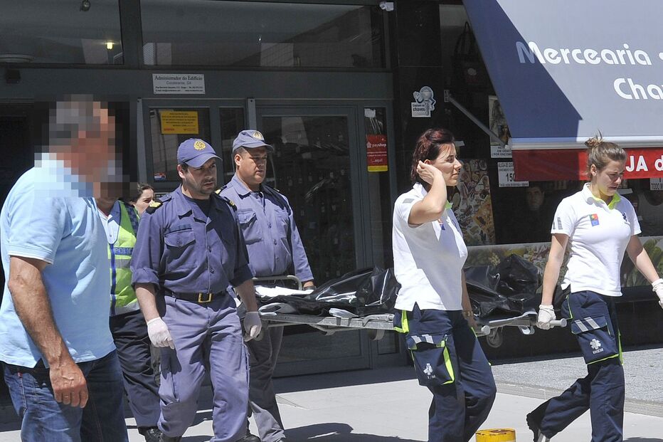 Mata mulher e filha por ciúmes 