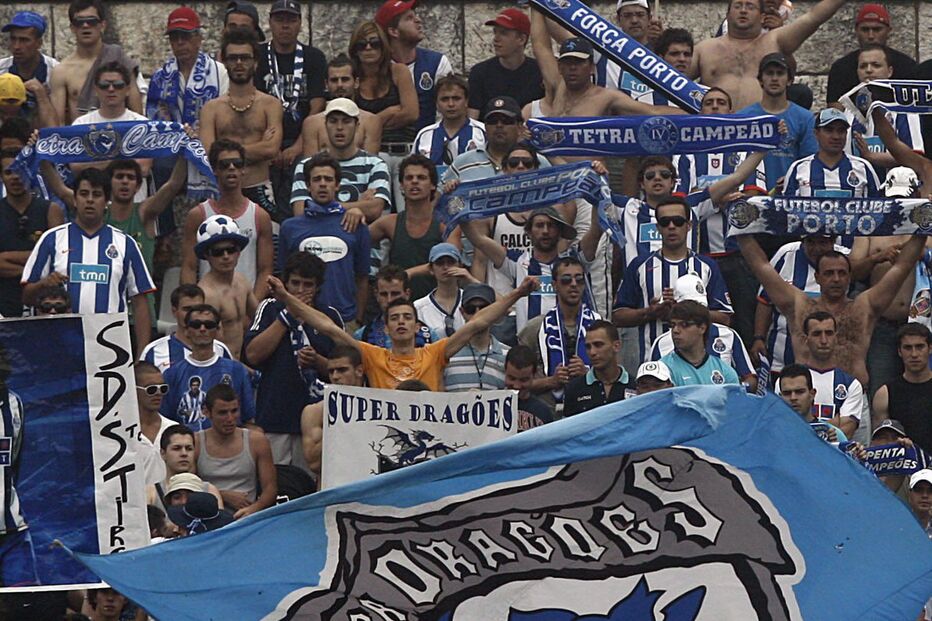 Super Dragões julgados por agressão