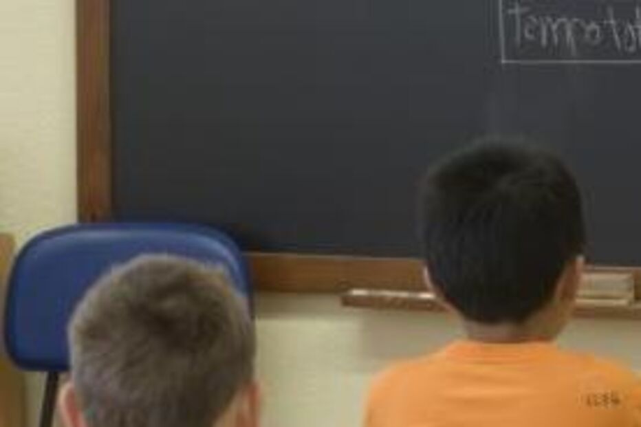 Brasil: Professora amordaça aluno com fita-cola em sala de aula