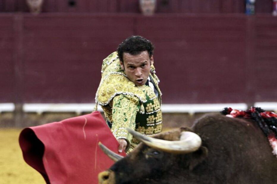 Antonio Ferrera brilha no Campo Pequeno