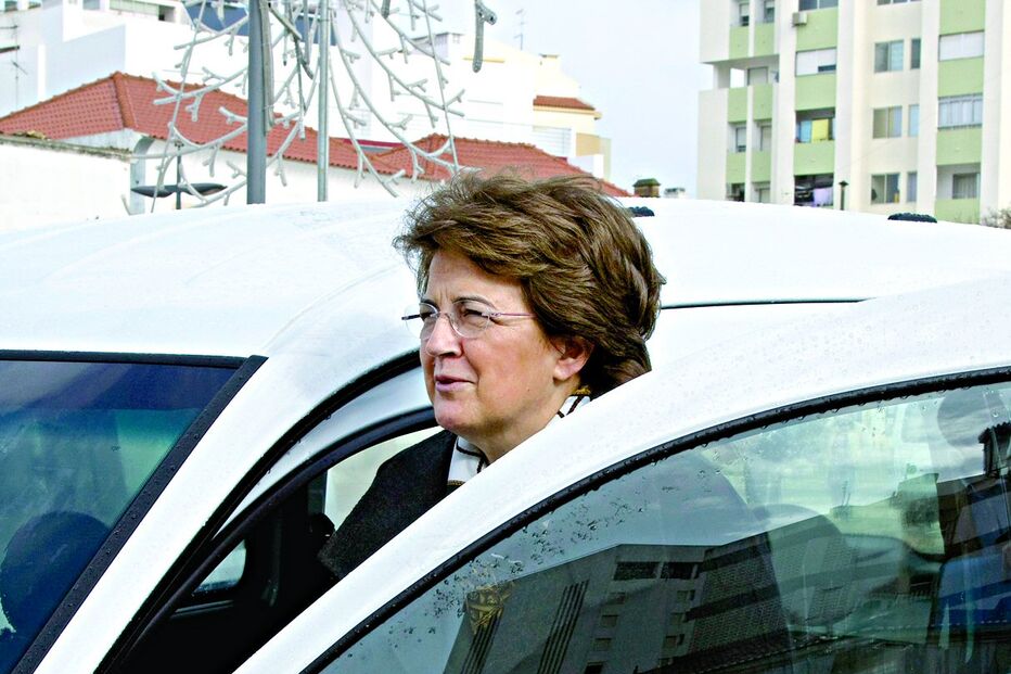 Ministério ataca carros de gestores