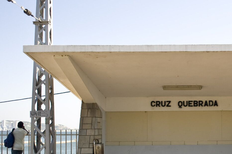 Bando pára comboio durante 20 minutos