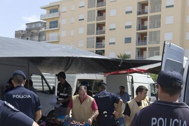 Rusga junto ao mercado