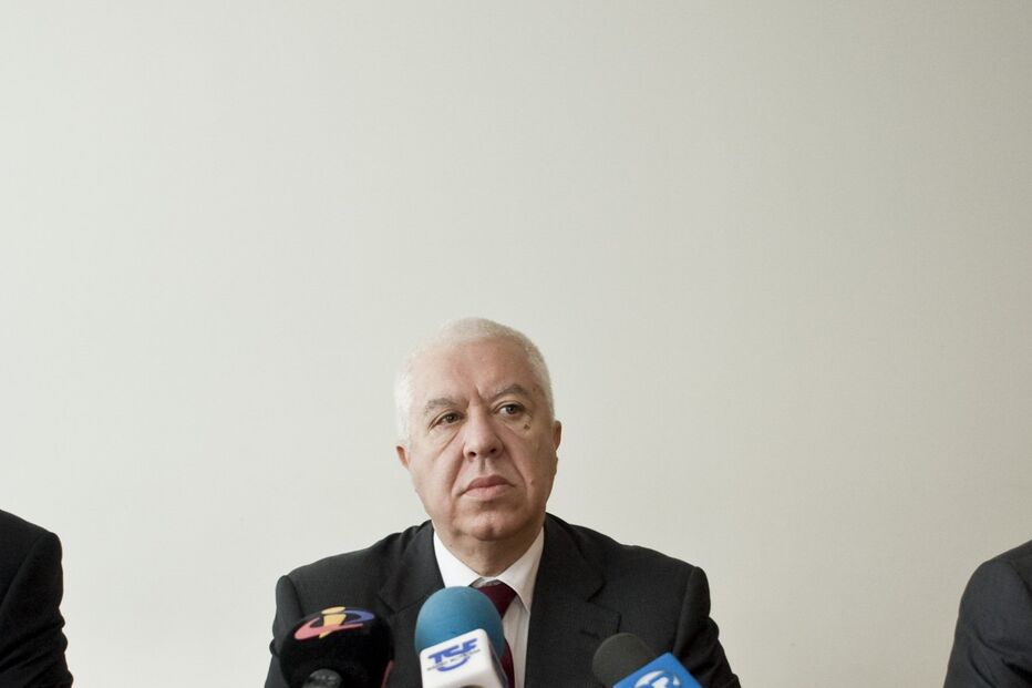 Ministro manda famílias poupar