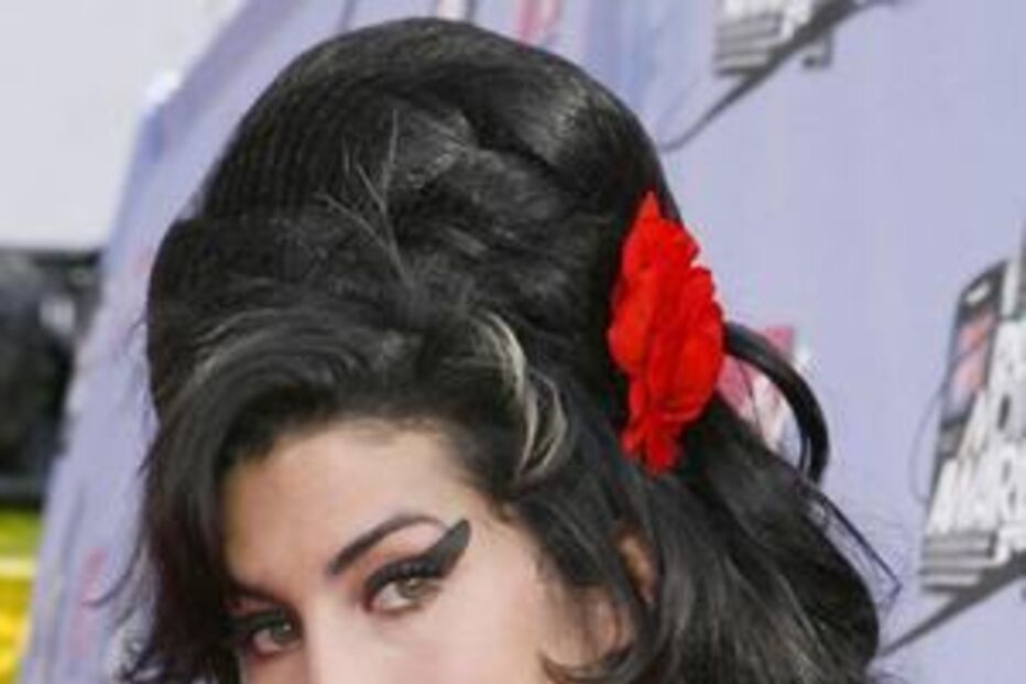 Amy Winehouse tem nova banda