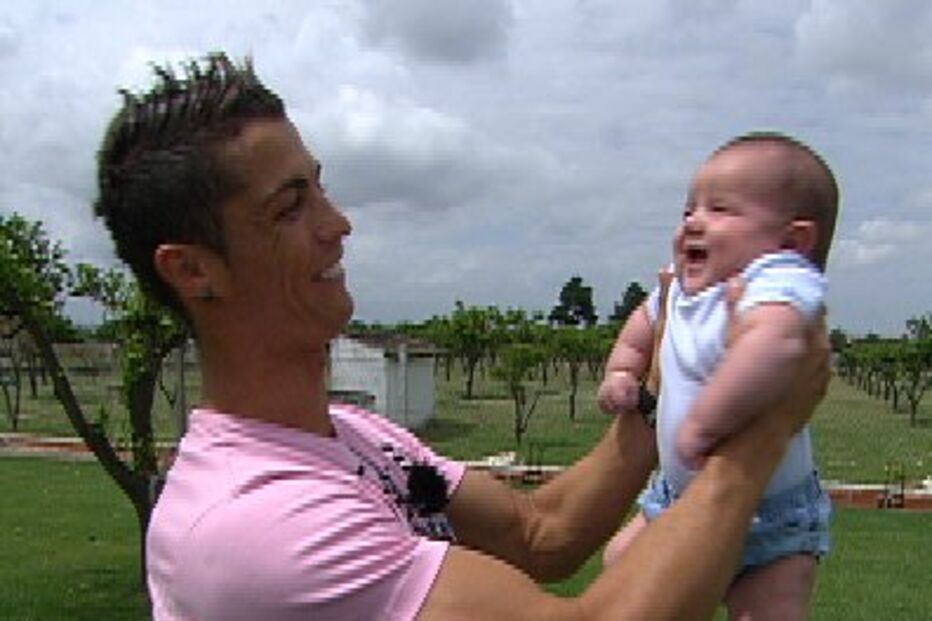 Cristiano Ronaldo paga para ter filho