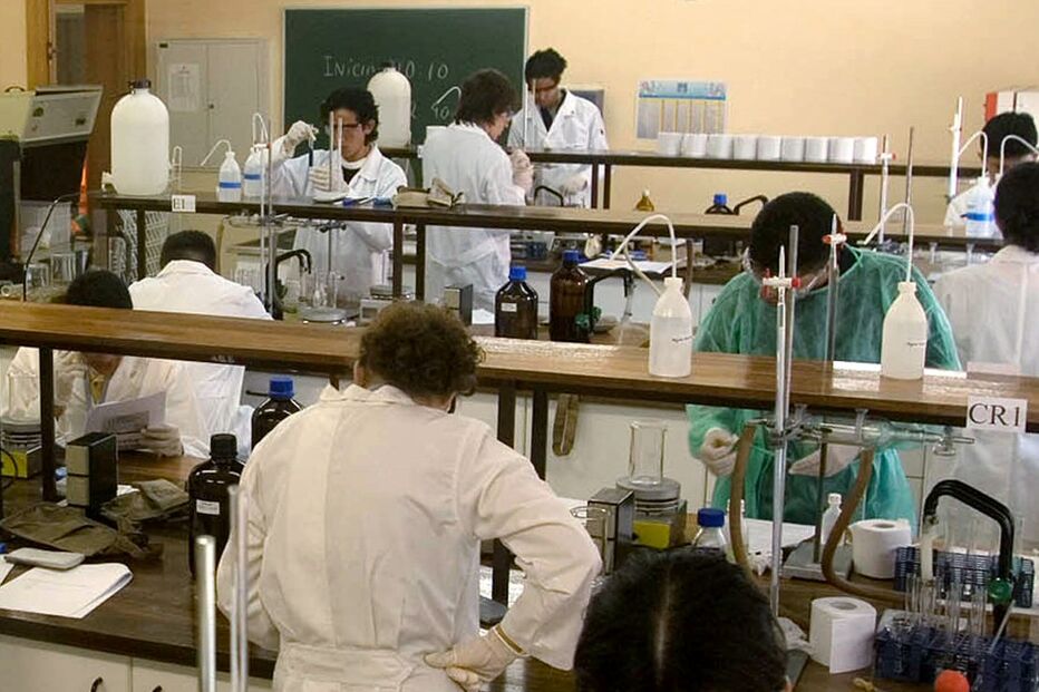 Medicina domina top 10 dos cursos mais difíceis 