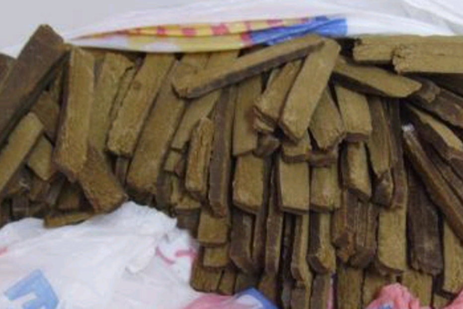 Apanhado traficante de 18 anos