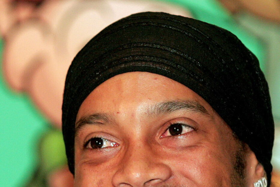 Ronaldinho: West Ham quer médio