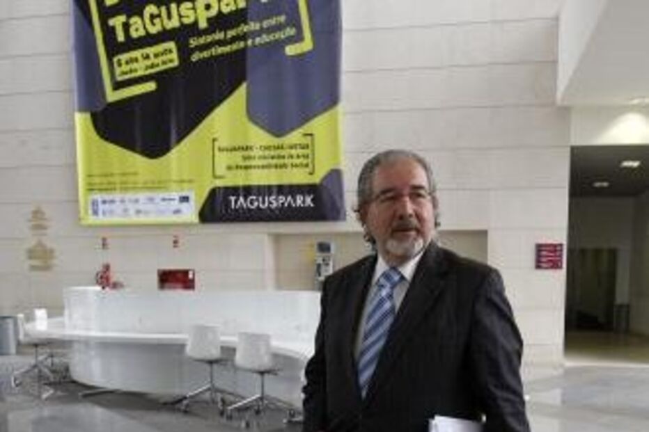 Isaltino devolve terreno em Cabo Verde