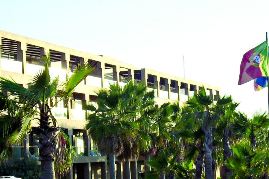 Roubo armado à porta de hotel