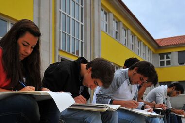 Escola especialista em futuros médicos