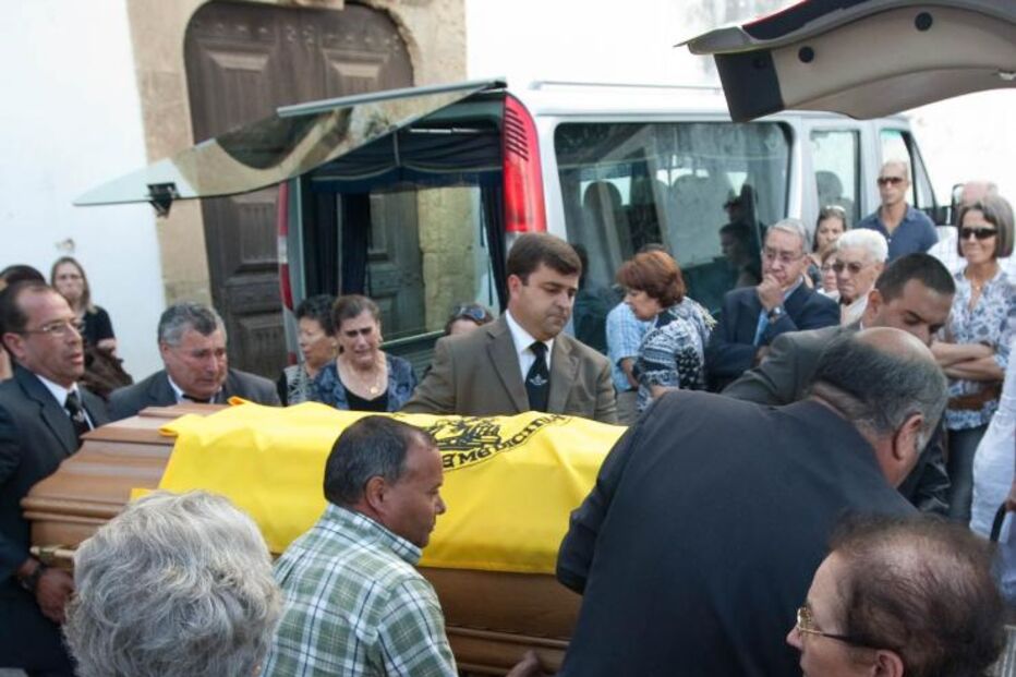 Estudante mata mãe e simula assalto 