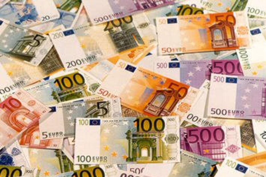 Leiria: Mulher passava notas falsas de 500 euros