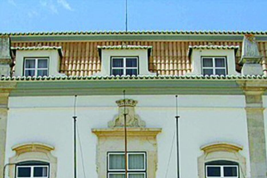 Linhas geram alta tensão