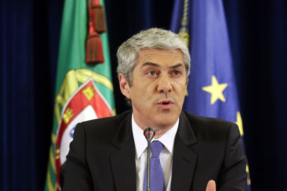 Governo corta nos salários e congela pensões