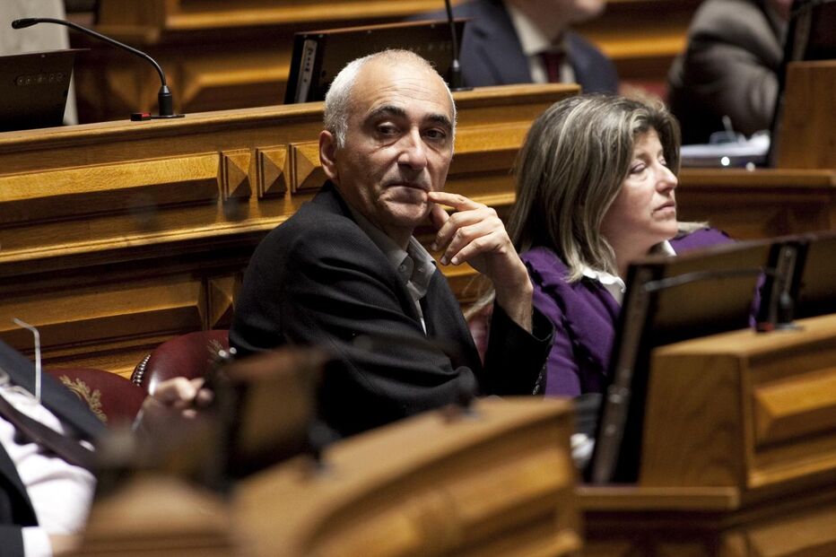 Mudar de sexo e nome é mais fácil