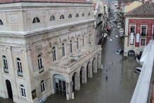 Chuva provoca caos na Baixa de Lisboa