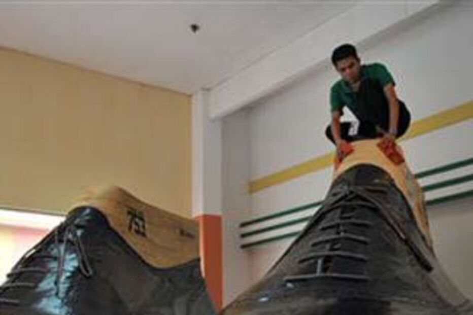 Sapato mede mais de cinco metros  