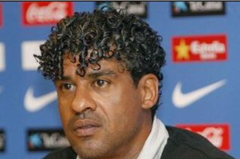 Galatasaray rescinde com Frank Rijkaard