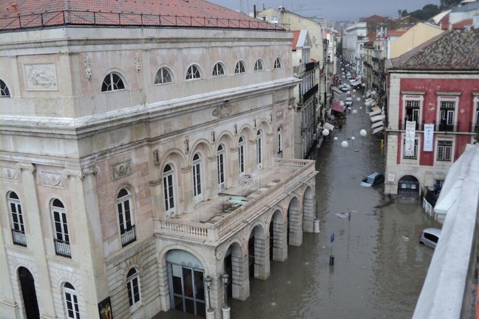 Chuva provoca caos na Baixa de Lisboa