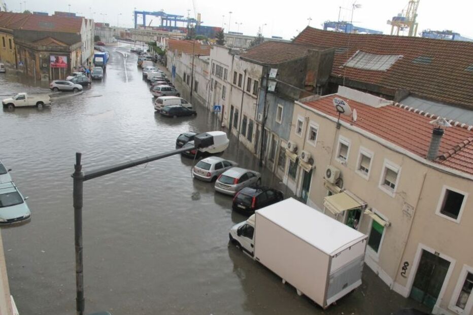 Chuva provoca caos na Baixa de Lisboa