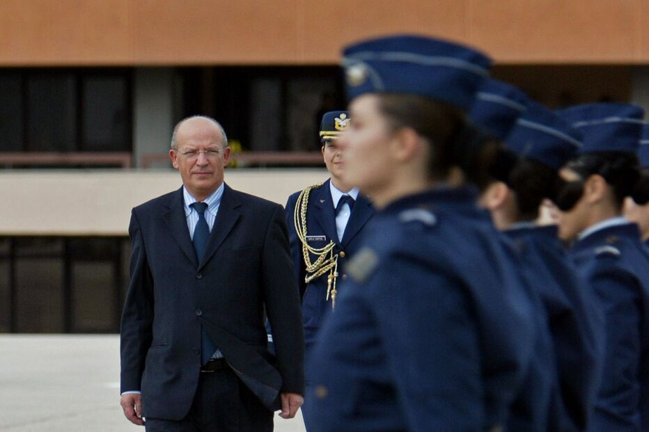 Representar o País custa 30 milhões