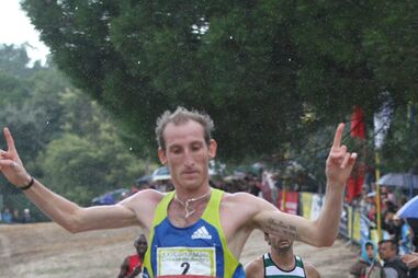 Scott Overal domina na Amora 