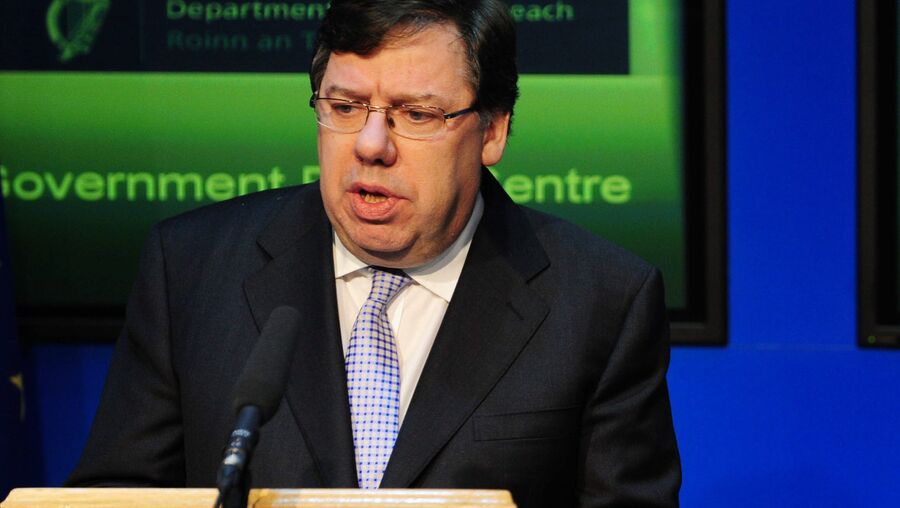 O primeiro ministro Brian Cowe