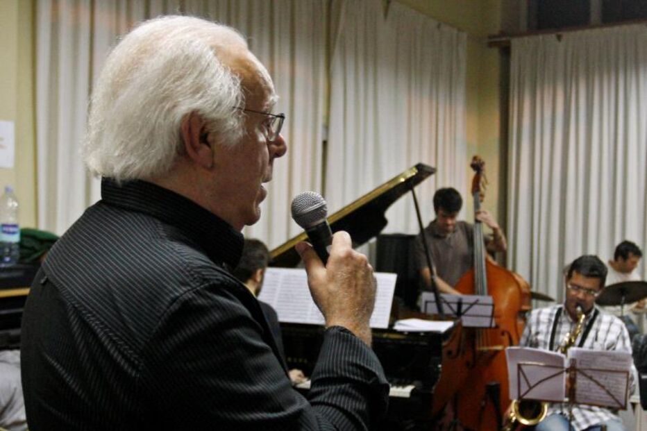 Carlos do Carmo ensaia canções de Frank Sinatra